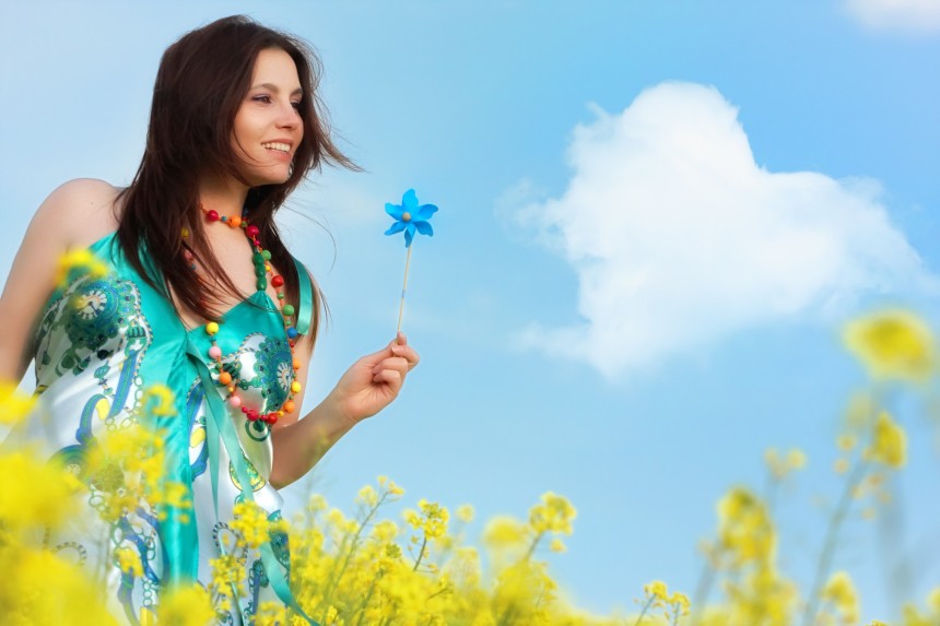bigstock-beautiful-young-happy-woman-on-31779230-e1425338651520